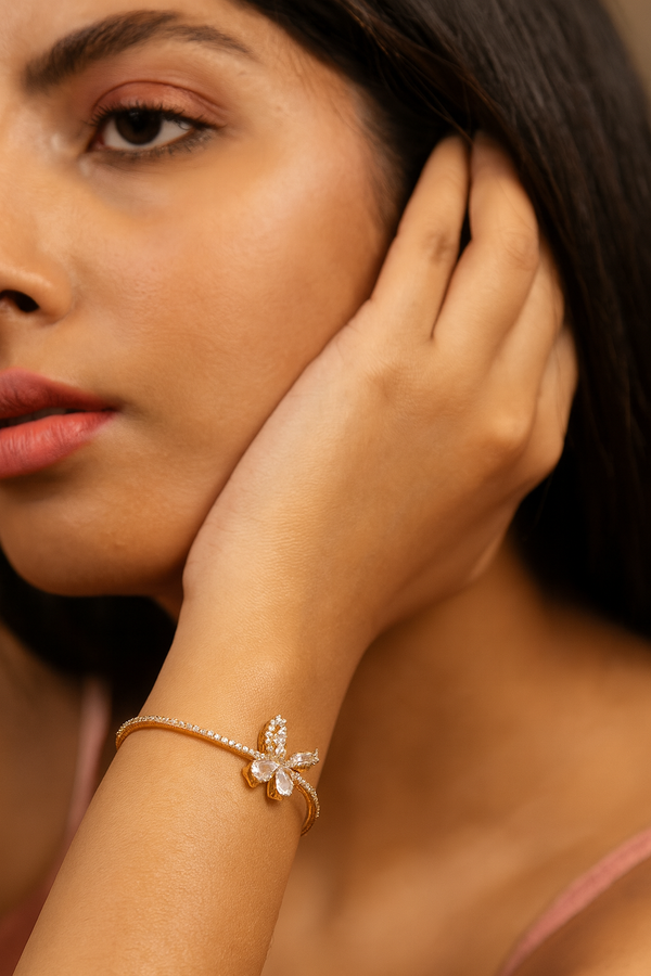 Zeneefa Crystal Floral Bracelet – Premium Women’s Luxury Jewellery