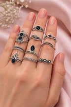 Zeneefa Vintage Black Stone Ring Set – Antique Silver Adjustable Finger Rings for Women